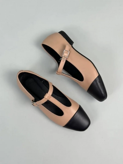 Туфлі жіночі шкіряні карамельні з чорними вставками фото 9 — интернет-магазин Tapok
