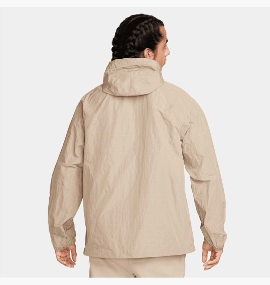 Куртка чоловіча Nike Club Beige FN3108-247 фото 3 — інтернет-магазин Tapok