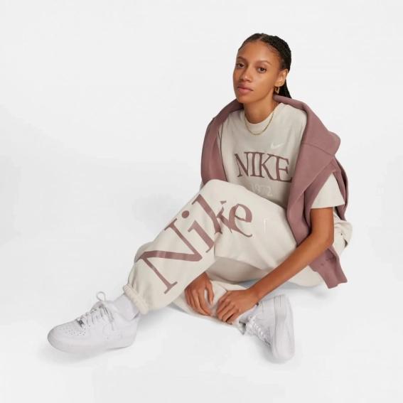 Брюки женские Nike W Nsw Phnx Flc Os (FN2552-104) фото 3 — интернет-магазин Tapok