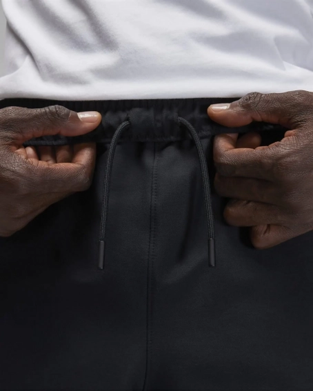 Брюки чоловічі Jordan Essentials Men's Cropped Trousers (FB7325-010) фото 4 — інтернет-магазин Tapok