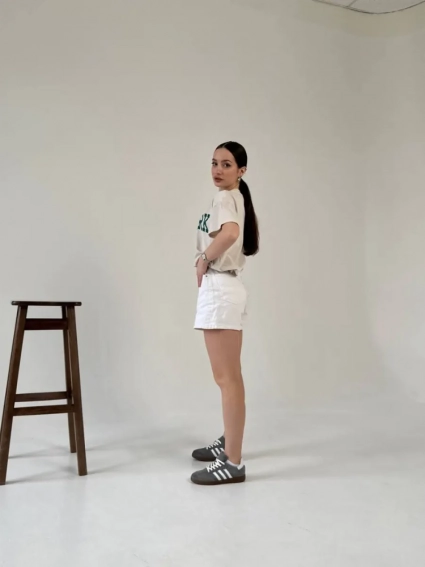 Кеди жіночі замшеві сірі з білими смужками фото 6 — интернет-магазин Tapok