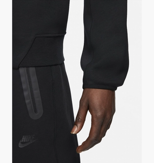 Свитшот Nike Sportswear Tech Fleece Black FB7916-010 фото 8 — интернет-магазин Tapok