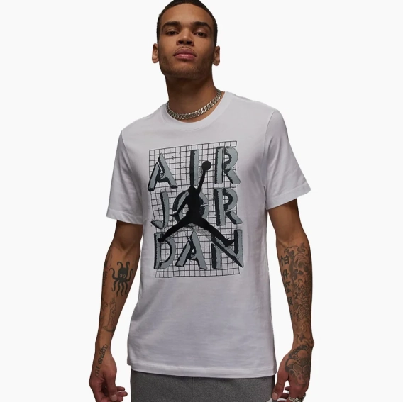 Футболка JORDAN M J BRAND JM STACK SS CREW FN5978-100 фото 1 — інтернет-магазин Tapok