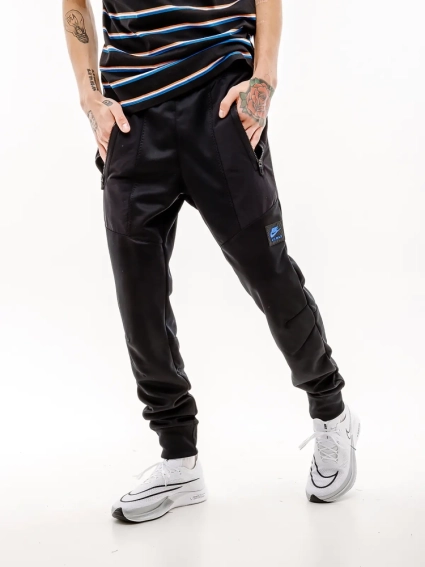Брюки Nike M AIR MAX PK JOGGER FV5445-010 фото 1 — интернет-магазин Tapok