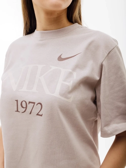 Футболка Nike W TEE CLASSICS BOXY FQ6600-019 фото 3 — интернет-магазин Tapok