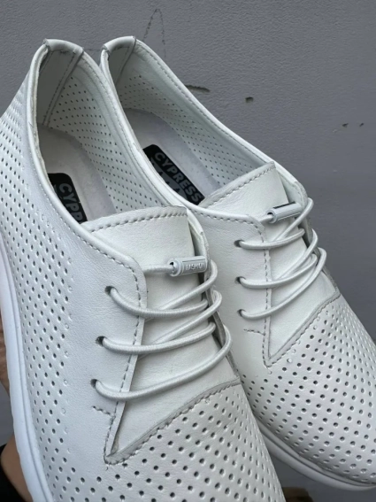 Жіночі кросівки шкіряні літні білі Cypress 610 перф фото 2 — інтернет-магазин Tapok