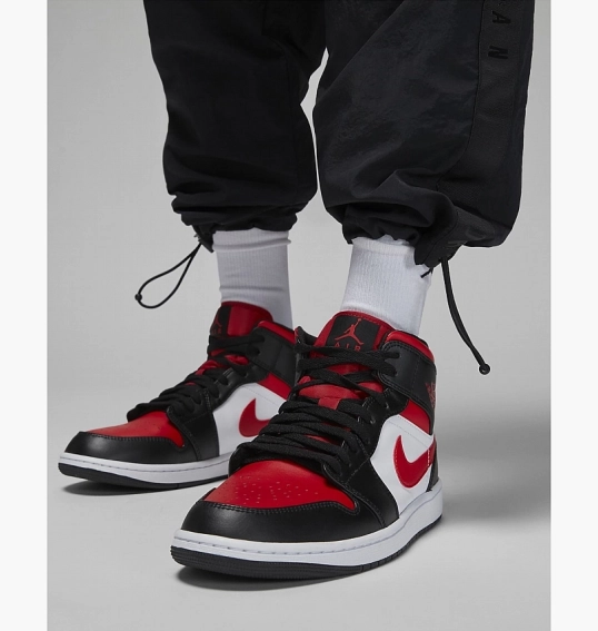Брюки Air Jordan Essentials MenS Warmup Pants Black FB7292-010 фото 6 — интернет-магазин Tapok