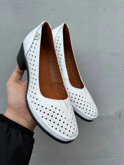 Жіночі туфлі шкіряні літні білі Emirro 23864/1 фото 3 — інтернет-магазин Tapok