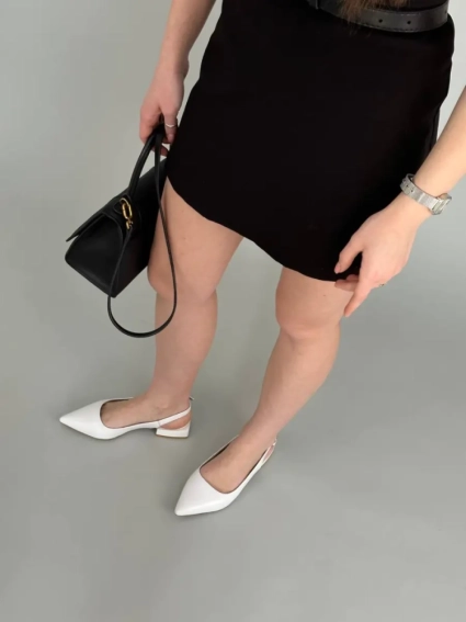 Босоніжки жіночі шкіряні білі на світлій підошві фото 4 — интернет-магазин Tapok