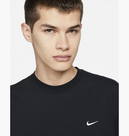 Футболка Nike Solo Swoosh T-Shirt Black CV0559-010 фото 4 — интернет-магазин Tapok