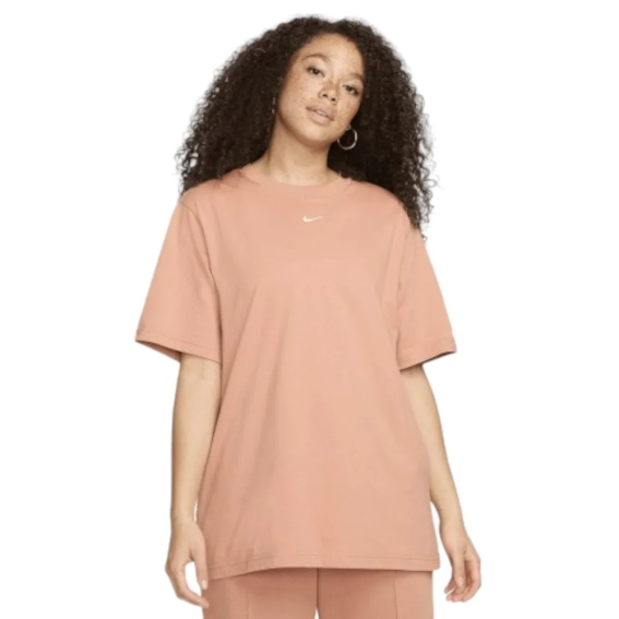 Жіноча футболка NIKE W NSW TEE ESSNTL LBR FD4149-212 фото 1 — інтернет-магазин Tapok