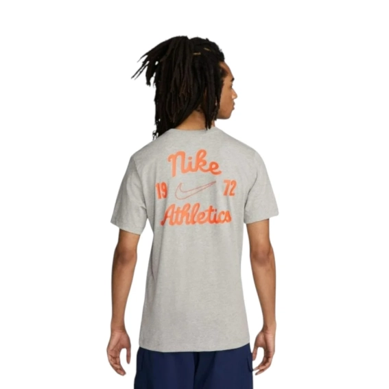 Мужская футболка NIKE M NSW TEE CLUB SSNL LBR FV3772-063 фото 2 — интернет-магазин Tapok