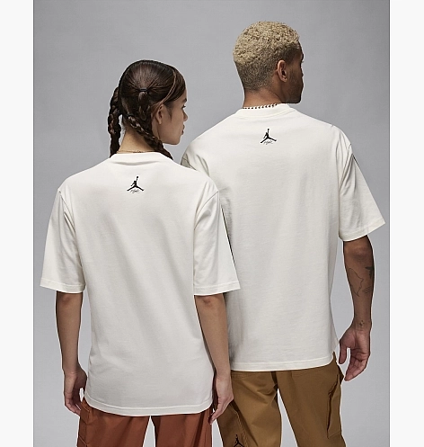 Чоловіча футболка NIKE M JORDAN FLT HRTG 85 NB SS CREW FN5954-133 фото 2 — інтернет-магазин Tapok