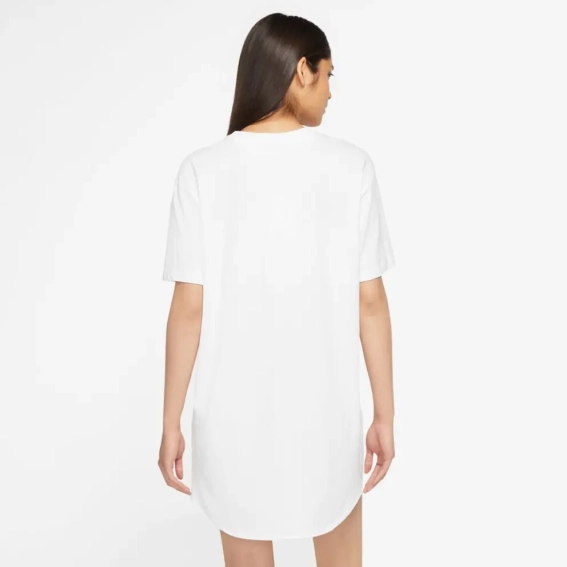 Жіноча футболка NIKE NSW ESSNTL SS DRESS TSHRT DV7882-100 фото 2 — інтернет-магазин Tapok