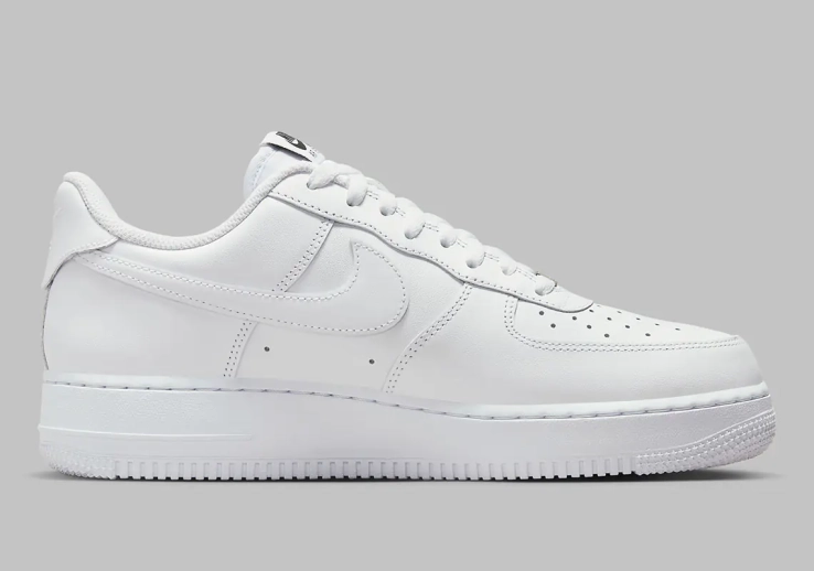 Кроссовки мужские Nike Air Force 1 Low Flyease Triple (FD1146-100) FD1146-100 фото 3 — интернет-магазин Tapok