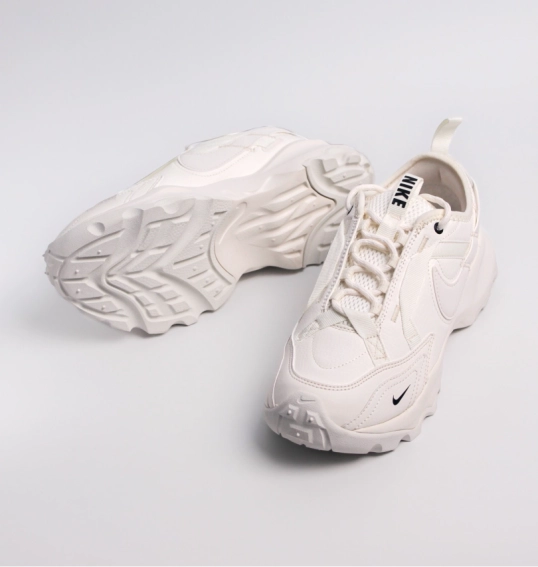 Кросівки жіночі Nike Tc 7900 Beige Dd9682-100 фото 15 — інтернет-магазин Tapok