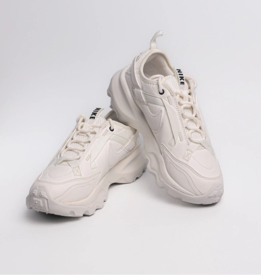 Кросівки жіночі Nike Tc 7900 Beige Dd9682-100 фото 16 — інтернет-магазин Tapok