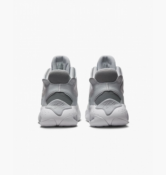 Кросівки Air Jordan Max Aura 4 Grey Dn3687-005 фото 7 — інтернет-магазин Tapok