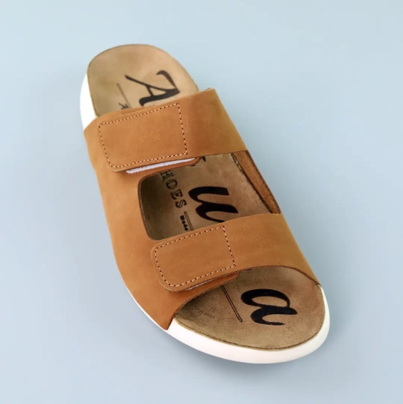 Шлепанцы женские 589071 Коричневые фото 2 — интернет-магазин Tapok