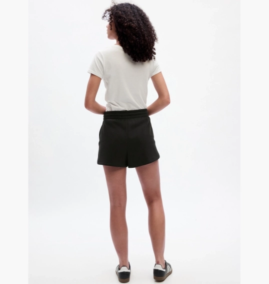 Шорты Gap Logo Shorts Black 830542011 фото 6 — интернет-магазин Tapok