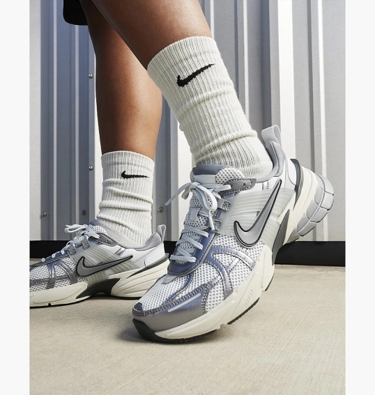 Кросівки Nike V2K Run Shoes Grey FD0736-003 фото 4 — інтернет-магазин Tapok