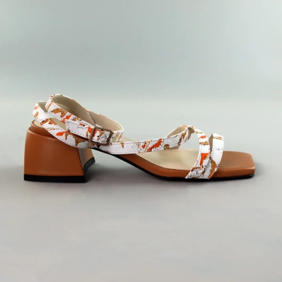 Босоножки женские кожаные 589044 Коричневые белые фото 1 — интернет-магазин Tapok