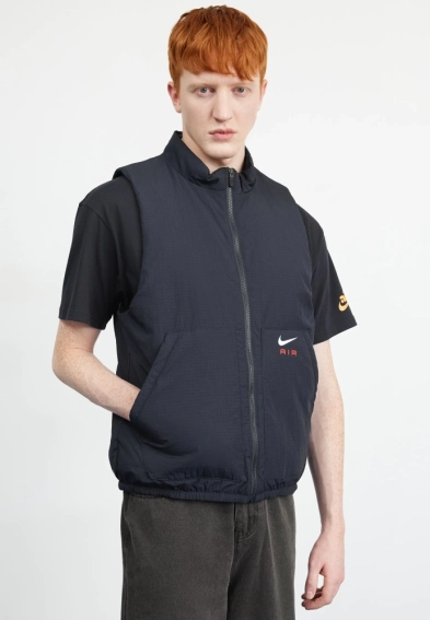 Жилетка Nike Air Insulated Woven Vest (FZ4697-010) FZ4697-010 фото 1 — интернет-магазин Tapok