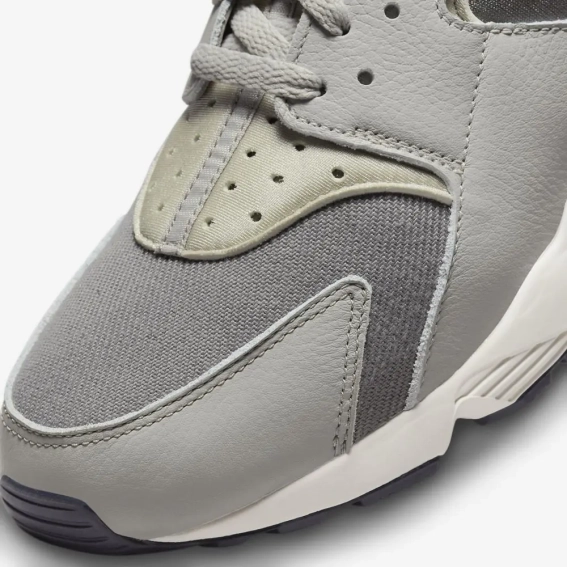 Кросівки Nike Air Huarache FB3259-001 фото 6 — інтернет-магазин Tapok