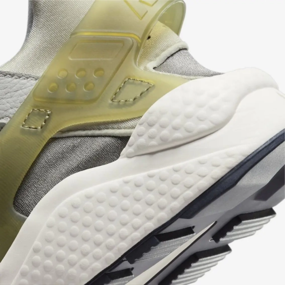 Кросівки Nike Air Huarache FB3259-001 фото 7 — інтернет-магазин Tapok