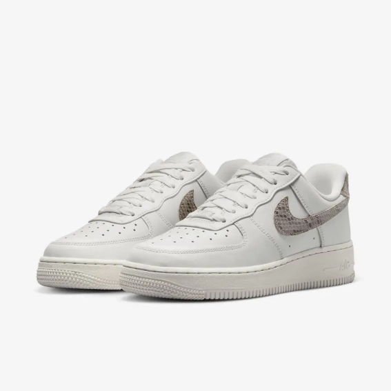 Кроссовки Nike WMNS AIR FORCE 1 07 DD8959-002 фото 2 — интернет-магазин Tapok