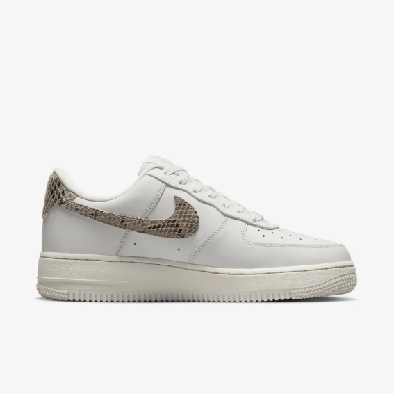 Кроссовки Nike WMNS AIR FORCE 1 07 DD8959-002 фото 3 — интернет-магазин Tapok