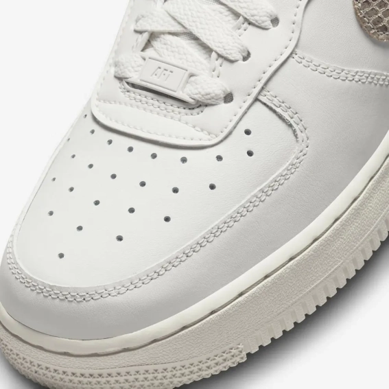 Кроссовки Nike WMNS AIR FORCE 1 07 DD8959-002 фото 6 — интернет-магазин Tapok