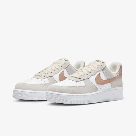 Кроссовки Nike WMNS AIR FORCE 1 07 FQ7779-100 фото 2 — интернет-магазин Tapok