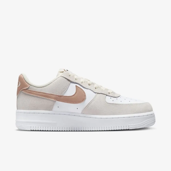 Кроссовки Nike WMNS AIR FORCE 1 07 FQ7779-100 фото 3 — интернет-магазин Tapok