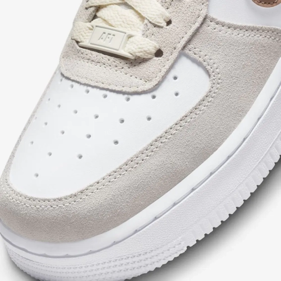 Кросівки Nike WMNS AIR FORCE 1 07 FQ7779-100 фото 6 — інтернет-магазин Tapok