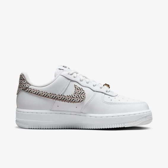 Кроссовки Nike WMNS AIR FORCE 1 LX DZ2709-100 фото 3 — интернет-магазин Tapok