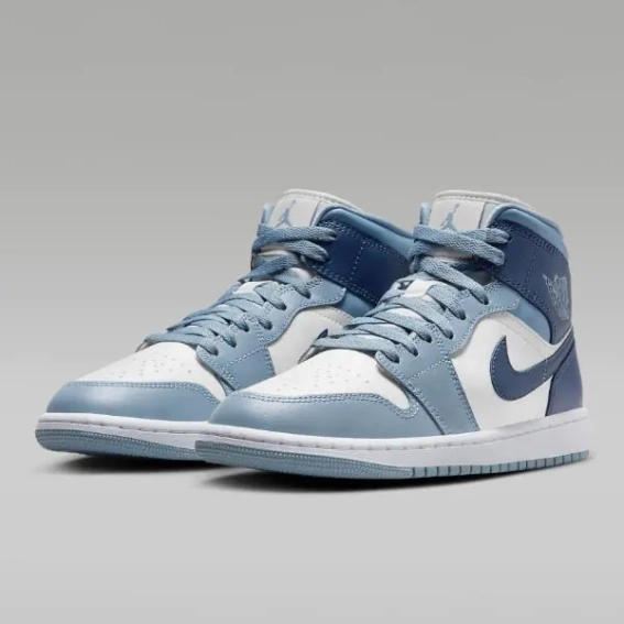 Кросівки жіночі Jordan 1 Mid Shoes 'Diffused Blue' (BQ6472-140) BQ6472-140 фото 2 — інтернет-магазин Tapok