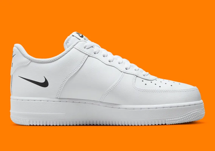 Кроссовки мужские Nike Air Force 1 07 (FN7807-100) FN7807-100 фото 2 — интернет-магазин Tapok