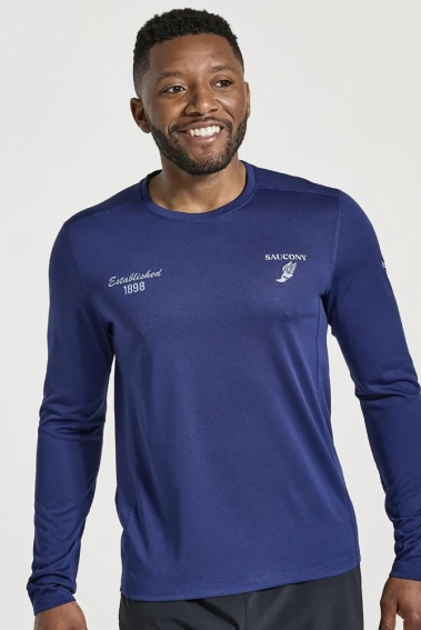 Футболка Saucony STOPWATCH GRAPHIC LONG SLEEVE 800311-SDA2 фото 1 — интернет-магазин Tapok