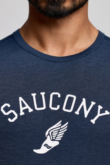 Футболка Saucony STOPWATCH GRAPHIC SHORT SLEEVE SAM800378-NVHS4 фото 3 — интернет-магазин Tapok