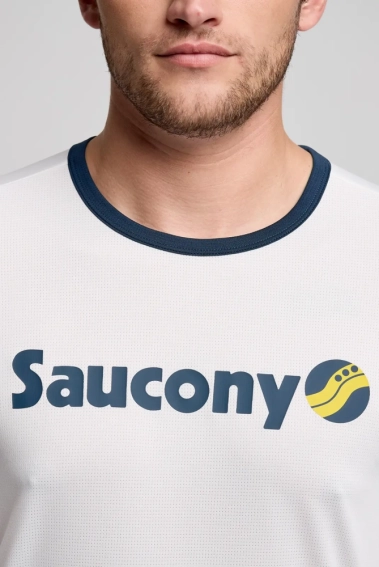 Футболка Saucony STOPWATCH GRAPHIC SHORT SLEEVE SAM800378-WHS4 фото 3 — інтернет-магазин Tapok
