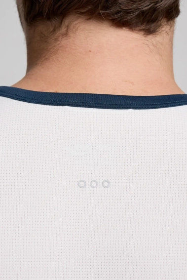 Футболка Saucony STOPWATCH GRAPHIC SHORT SLEEVE SAM800378-WHS4 фото 7 — інтернет-магазин Tapok