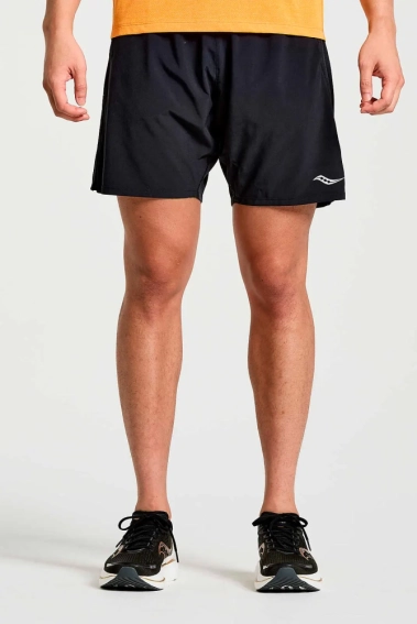 Шорты Saucony OUTPACE 7&quot; SHORT 800329-BK фото 1 — интернет-магазин Tapok