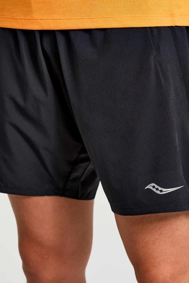 Шорты Saucony OUTPACE 7&quot; SHORT 800329-BK фото 3 — интернет-магазин Tapok
