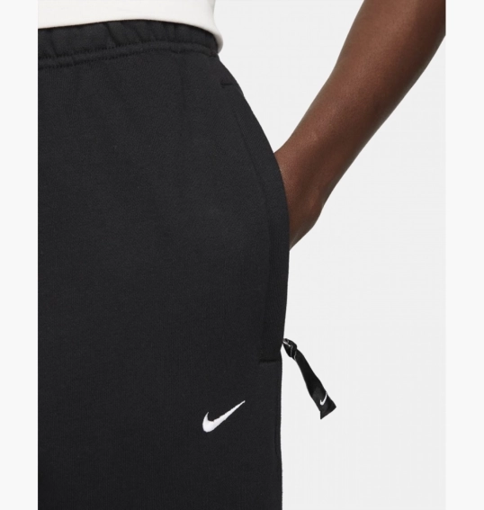 NIKE M NK SOLO SWSH FLC CF PANT DX1364-010 фото 4 — интернет-магазин Tapok