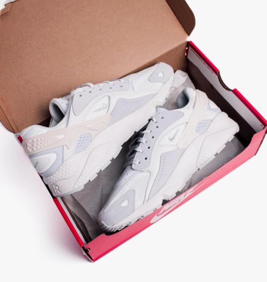 Кроссовки Nike Air Huarache Runner Casual Shoes Beige DZ3306-100 фото 9 — интернет-магазин Tapok