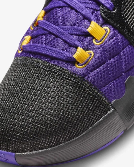 Кроссовки Nike LEBRON WITNESS VIII FB2239-001 фото 6 — интернет-магазин Tapok