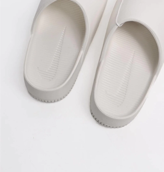 Мужские тапочки Nike Calm Slide (FD4116-100) фото 6 — интернет-магазин Tapok