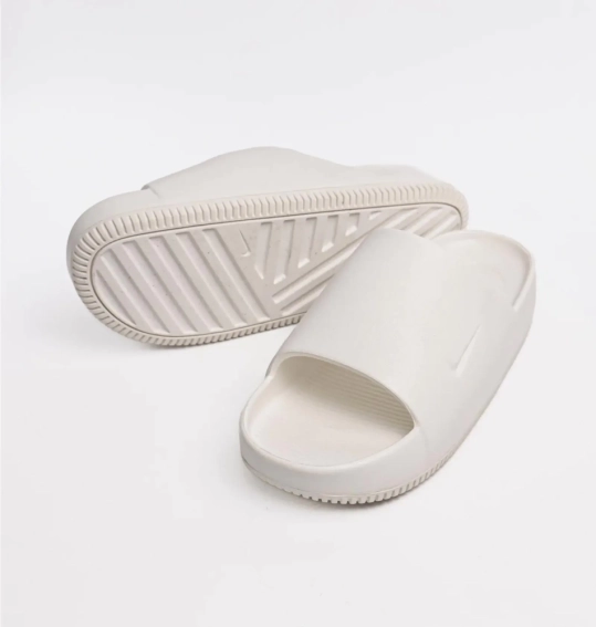 Мужские тапочки Nike Calm Slide (FD4116-100) фото 7 — интернет-магазин Tapok