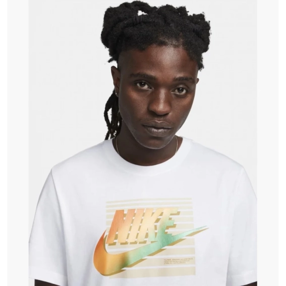 Чоловіча футболка NIKE M NSW TEE 6MO FUTURA FQ7995-100 фото 3 — інтернет-магазин Tapok